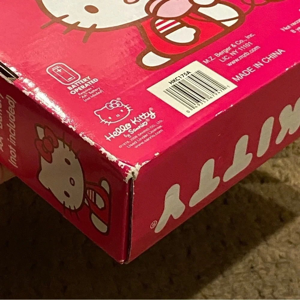 New!! HELLO KITTY 2008 Wall Clock 7”x8”